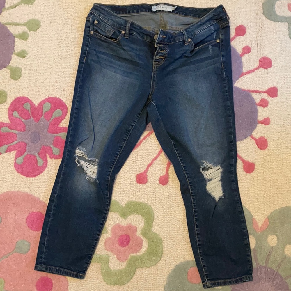 Used Torrid crop jeans with button down fly.